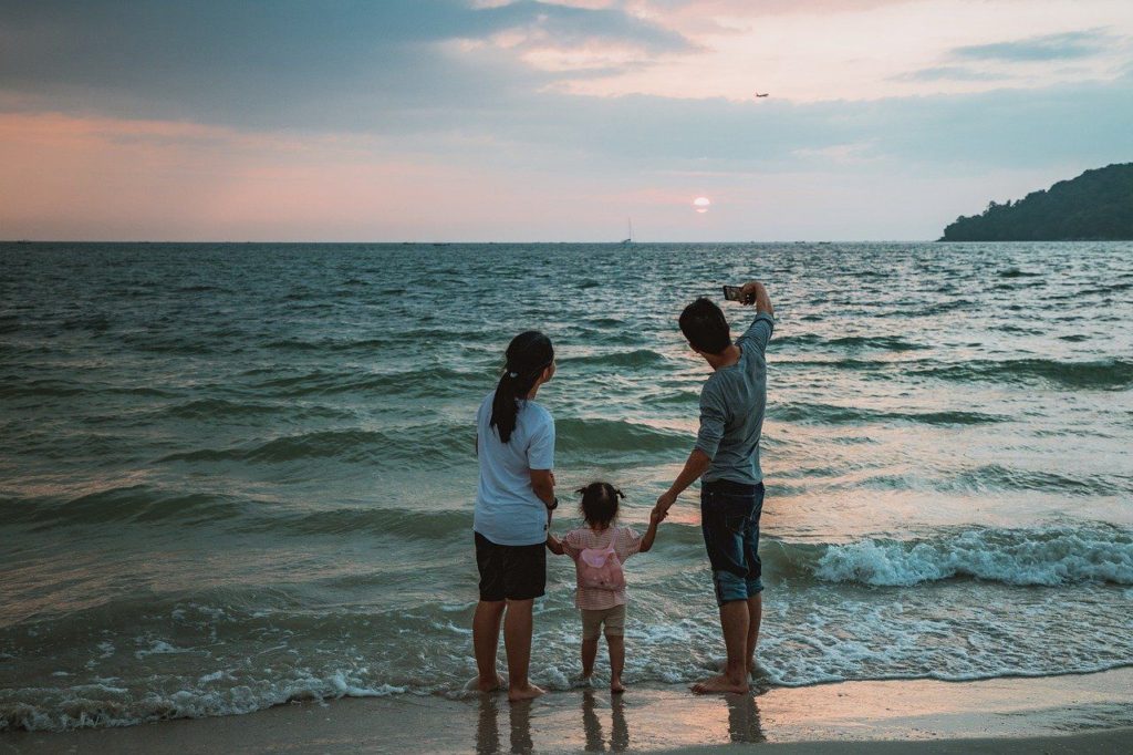 chinese-family-holiday-5219202